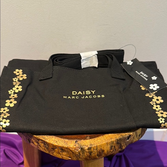 Daisy Marc Jacobs NEW Black and Gold Tote Bag - Picture 3 of 6